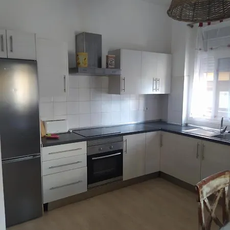 Guest house Shared Apartmentl Moana
